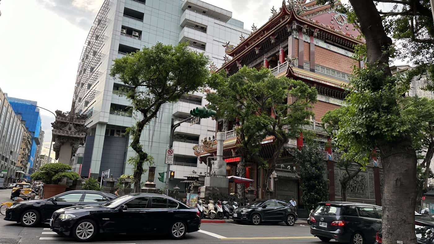 七、窗外可見寺廟2